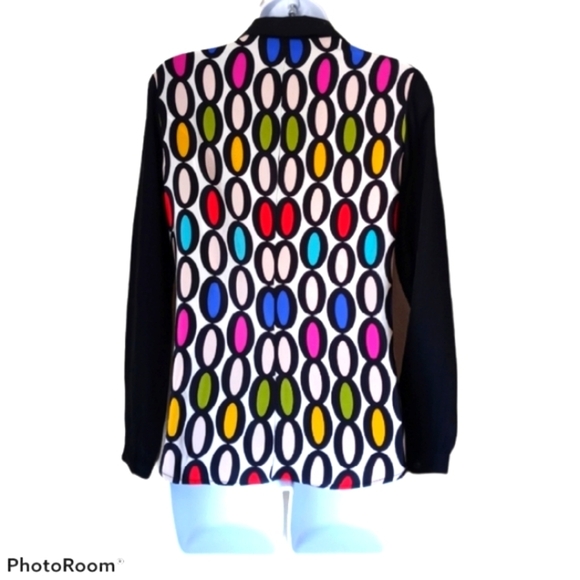 Trina Turk  100 % Silk  Blouse. - Picture 3 of 9